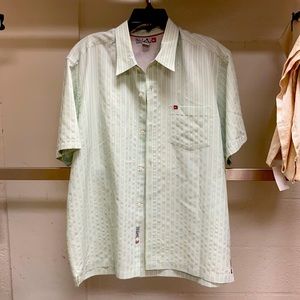 Size large quicksilver shirt